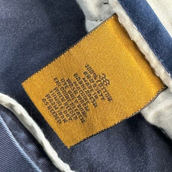 Distressed Cargo Shorts Size 38 - Picture 5 of 8